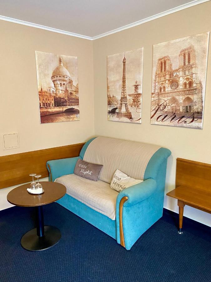 Zamecky Hotel Zlaty Orel フラニツェ エクステリア 写真