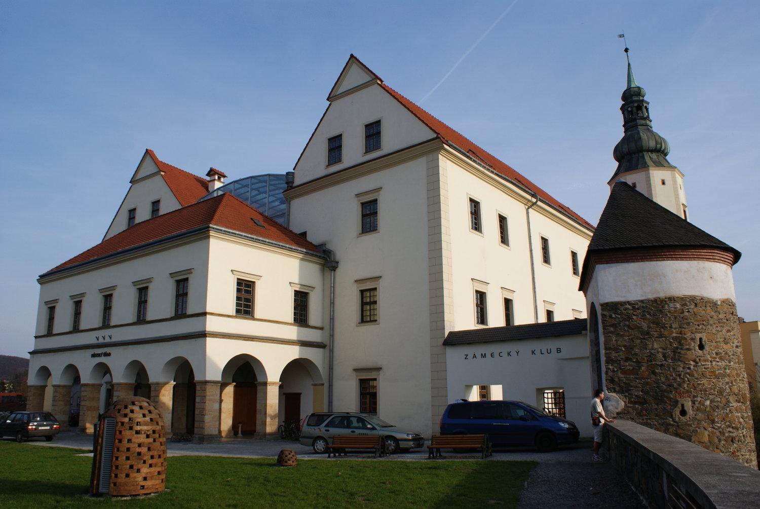 Zamecky Hotel Zlaty Orel フラニツェ エクステリア 写真