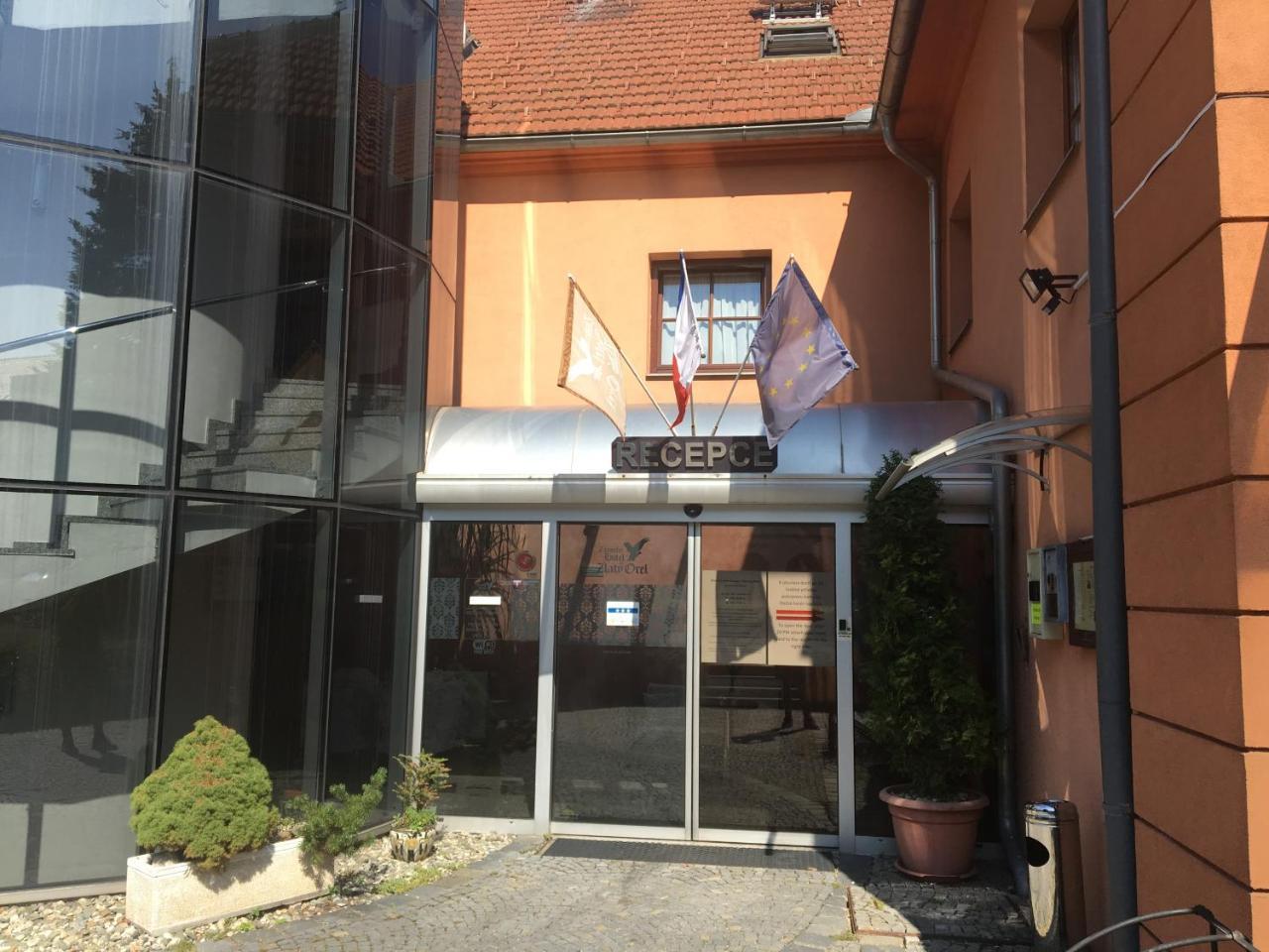 Zamecky Hotel Zlaty Orel フラニツェ エクステリア 写真